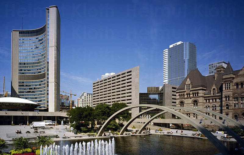© Helmut Kloth: Bell Trinity Square (Toronto/Kanada)